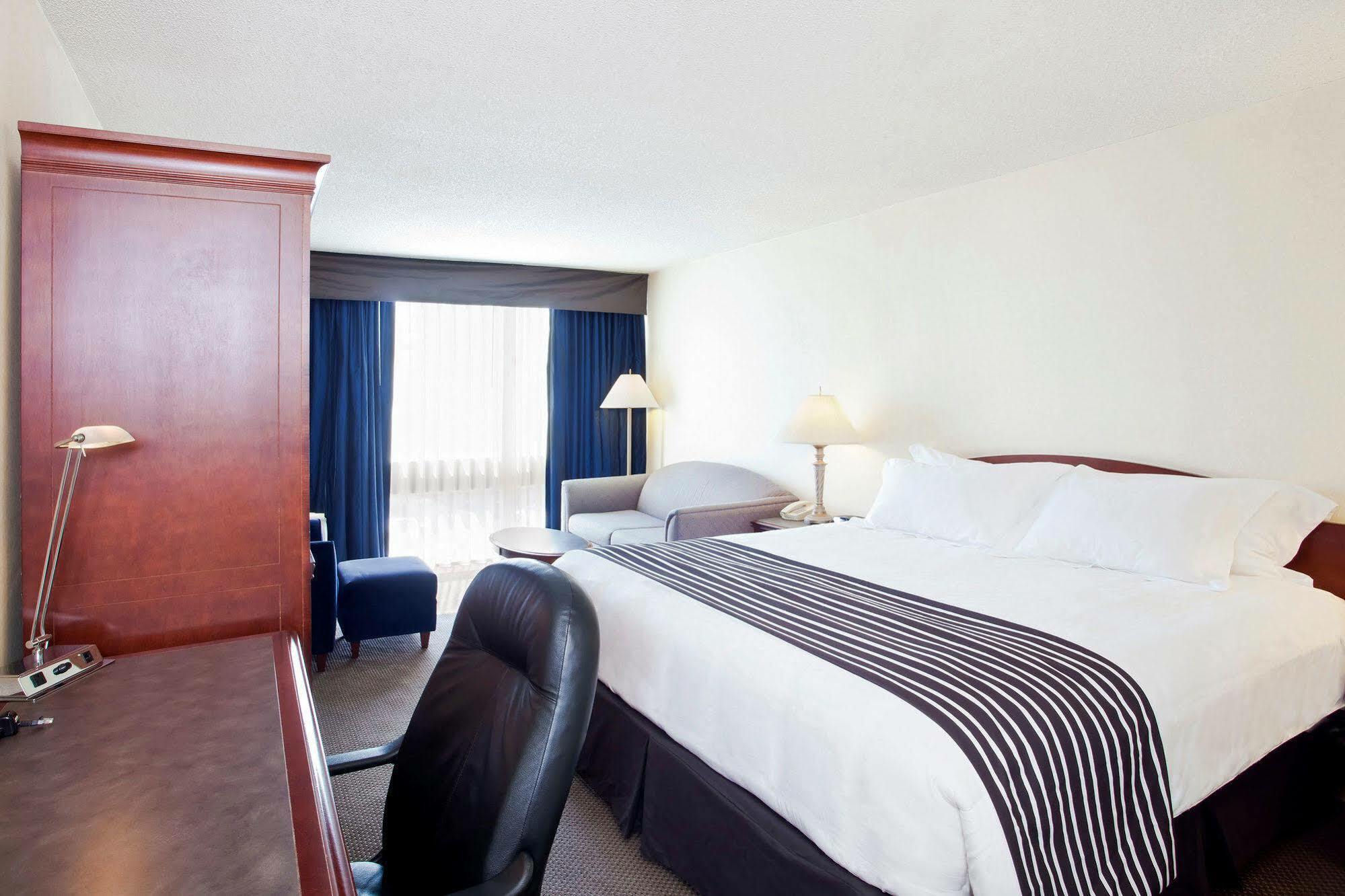 Sandman Hotel Montreal - Longueuil Buitenkant foto